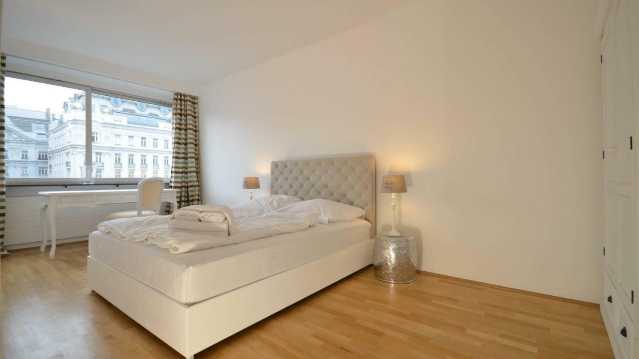 Residence, Naschmarkt - Karlsplatz * Viena